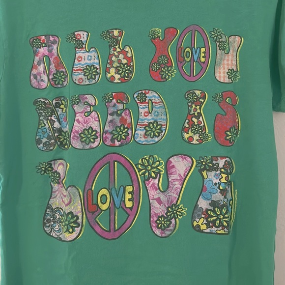 Wish All you need is love t-shirt☮️ - Picture 2 of 5